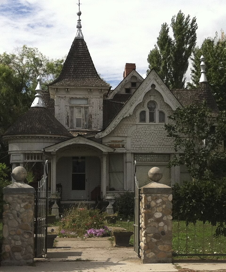 Photograph of Pierce-Borah House