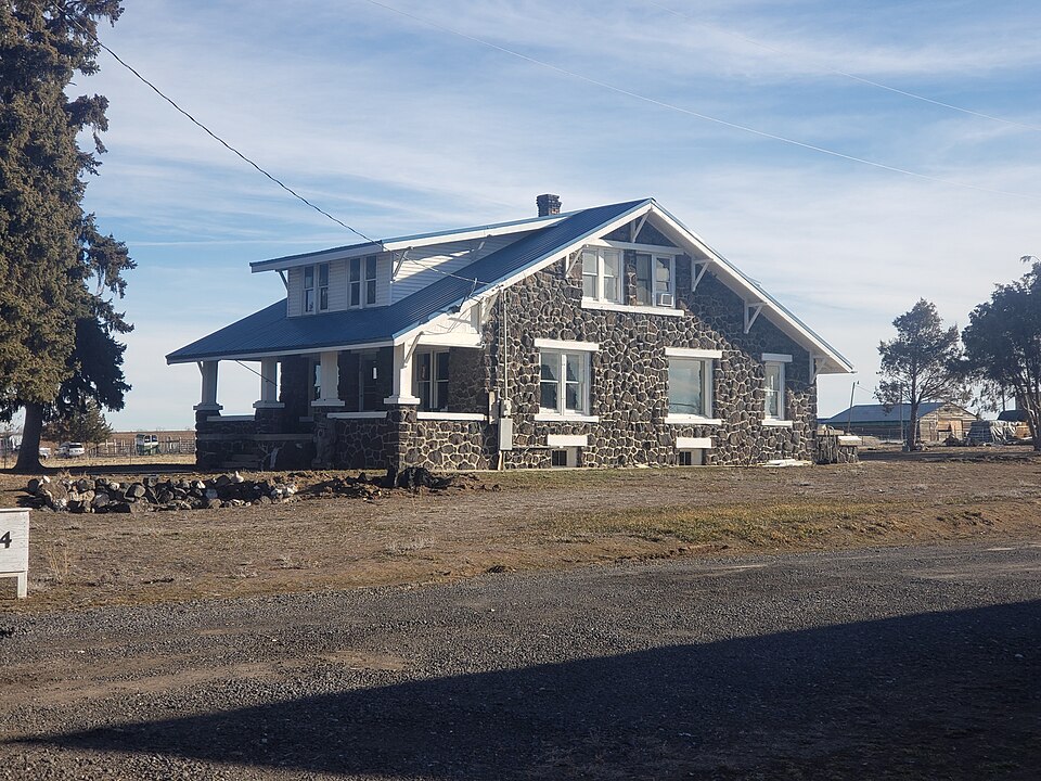 Photograph of William Weigle House and Water Tank