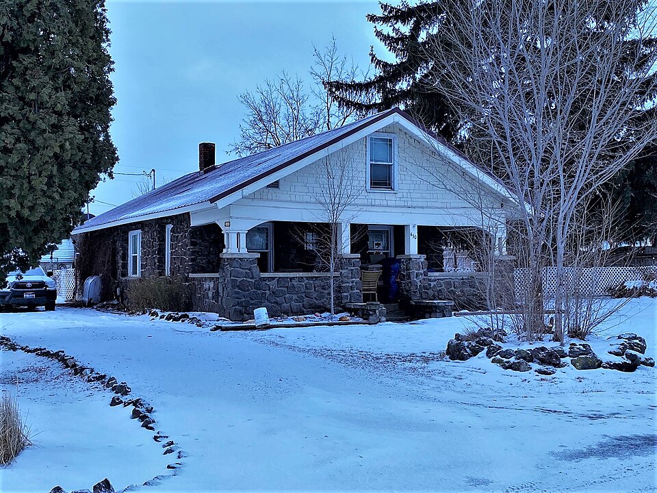Photograph of Marion and Julia Kelley House