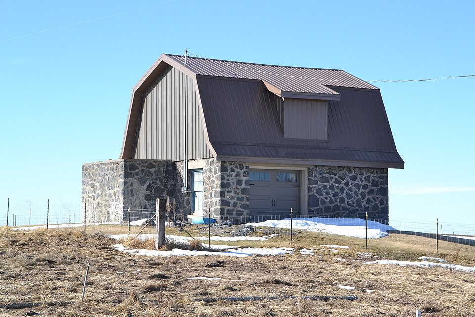 Photograph of Huer Well House/Water Tank