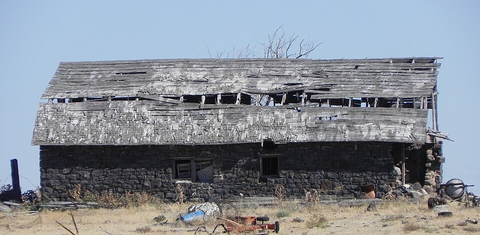 Photograph of Manuel Silva Barn