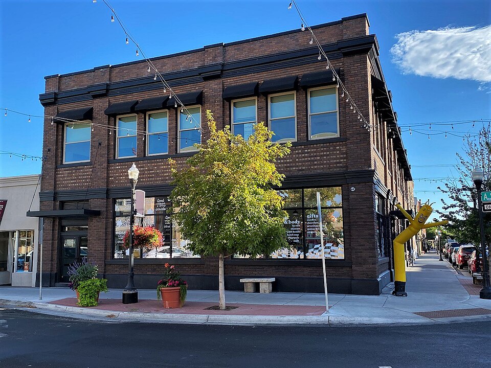 Photograph of Farmers and Merchants Bank Building
