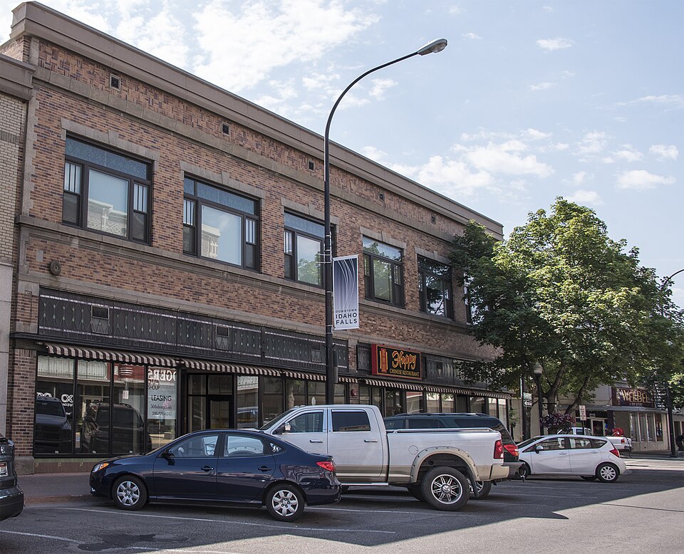 Photograph of Montgomery Ward Building
