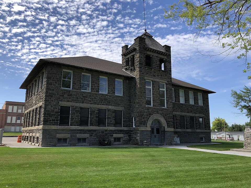 Photograph of Glenns Ferry School