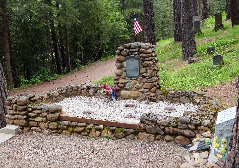 Photograph of Wallace 1910 Fire Memorial