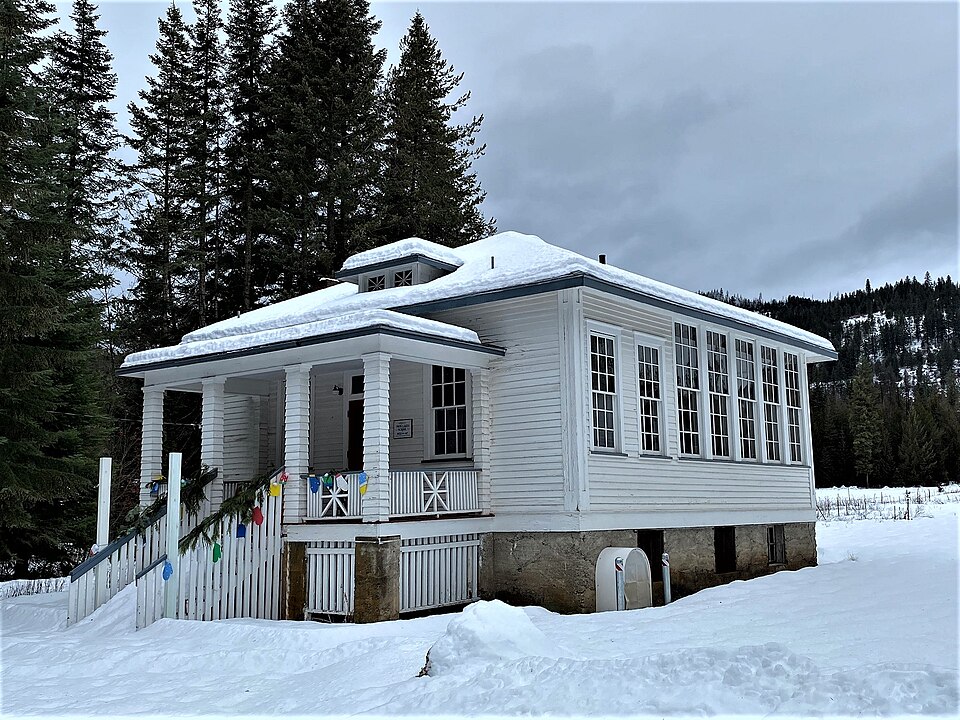 Photograph of Upper Twin Lakes School