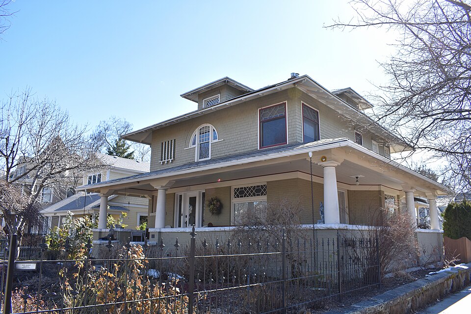 Photograph of Emerson and Lucretia Sensenig House