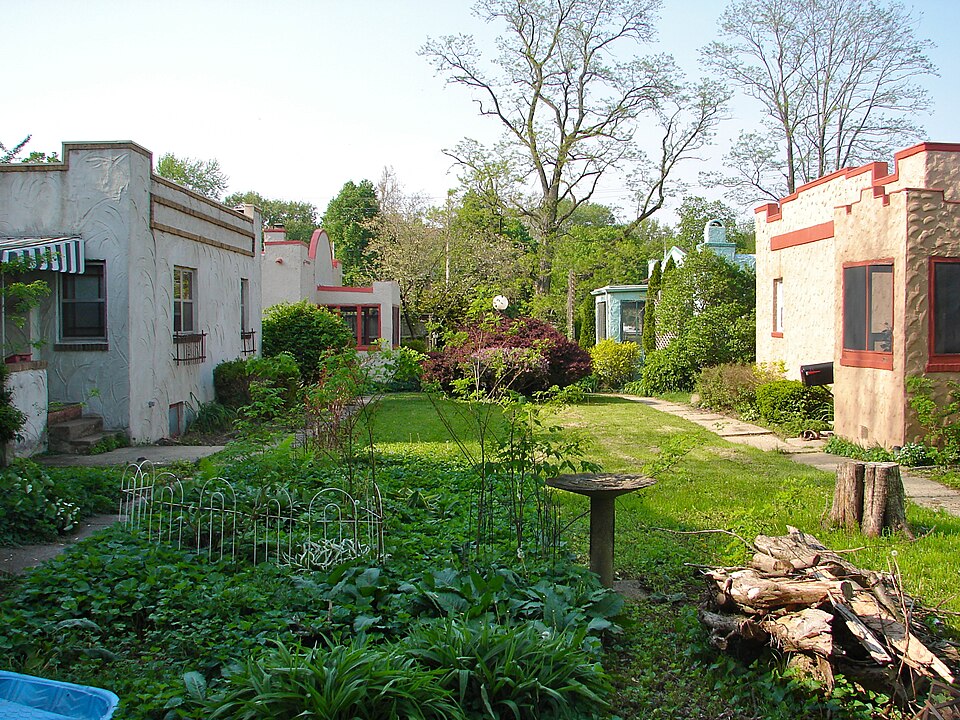 Photograph of Elm Street Court