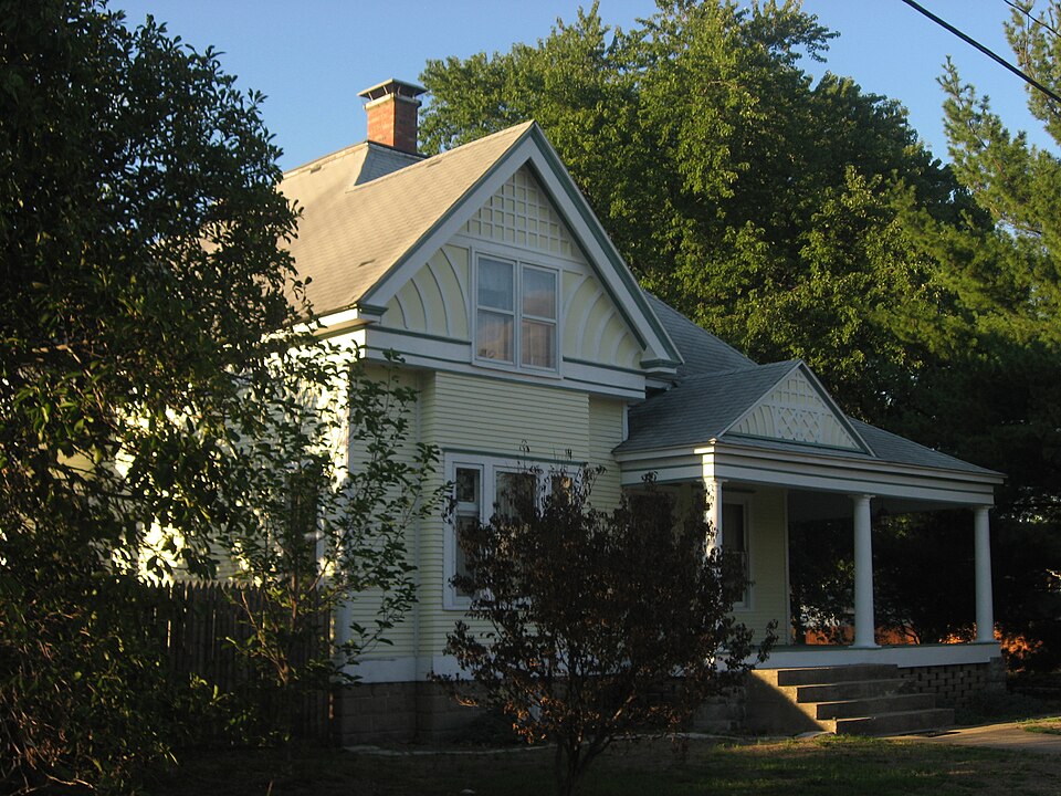 Photograph of Pearl and Bess Meyer House