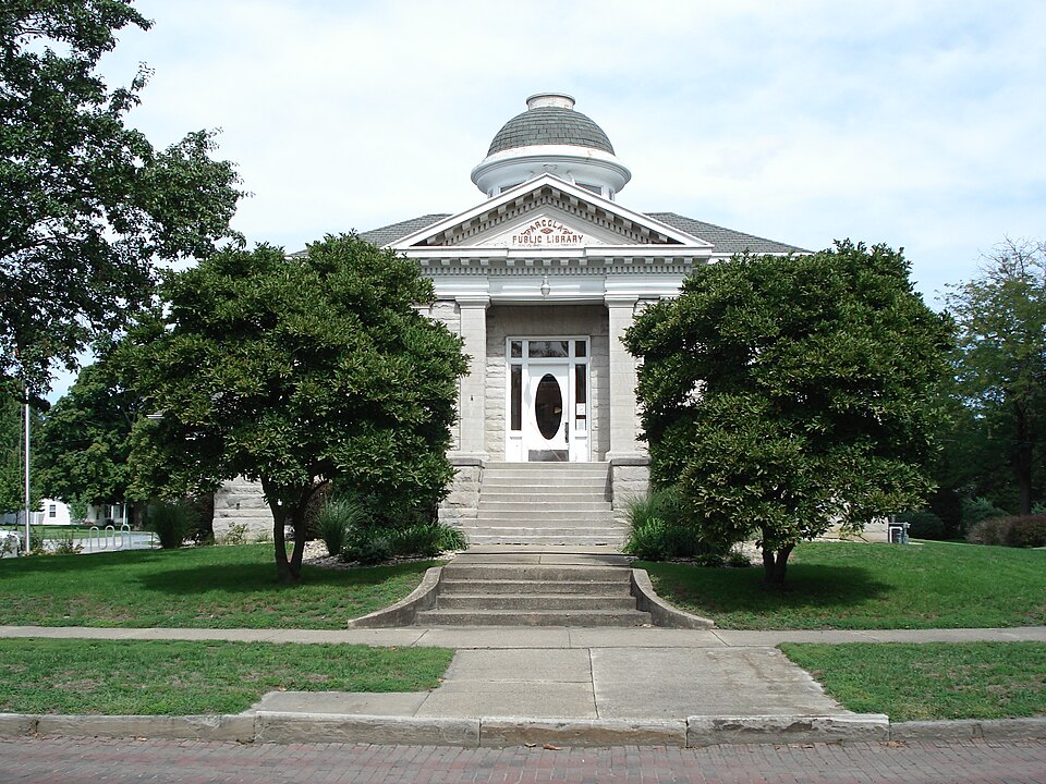 Photograph of Arcola Carnegie Public Library