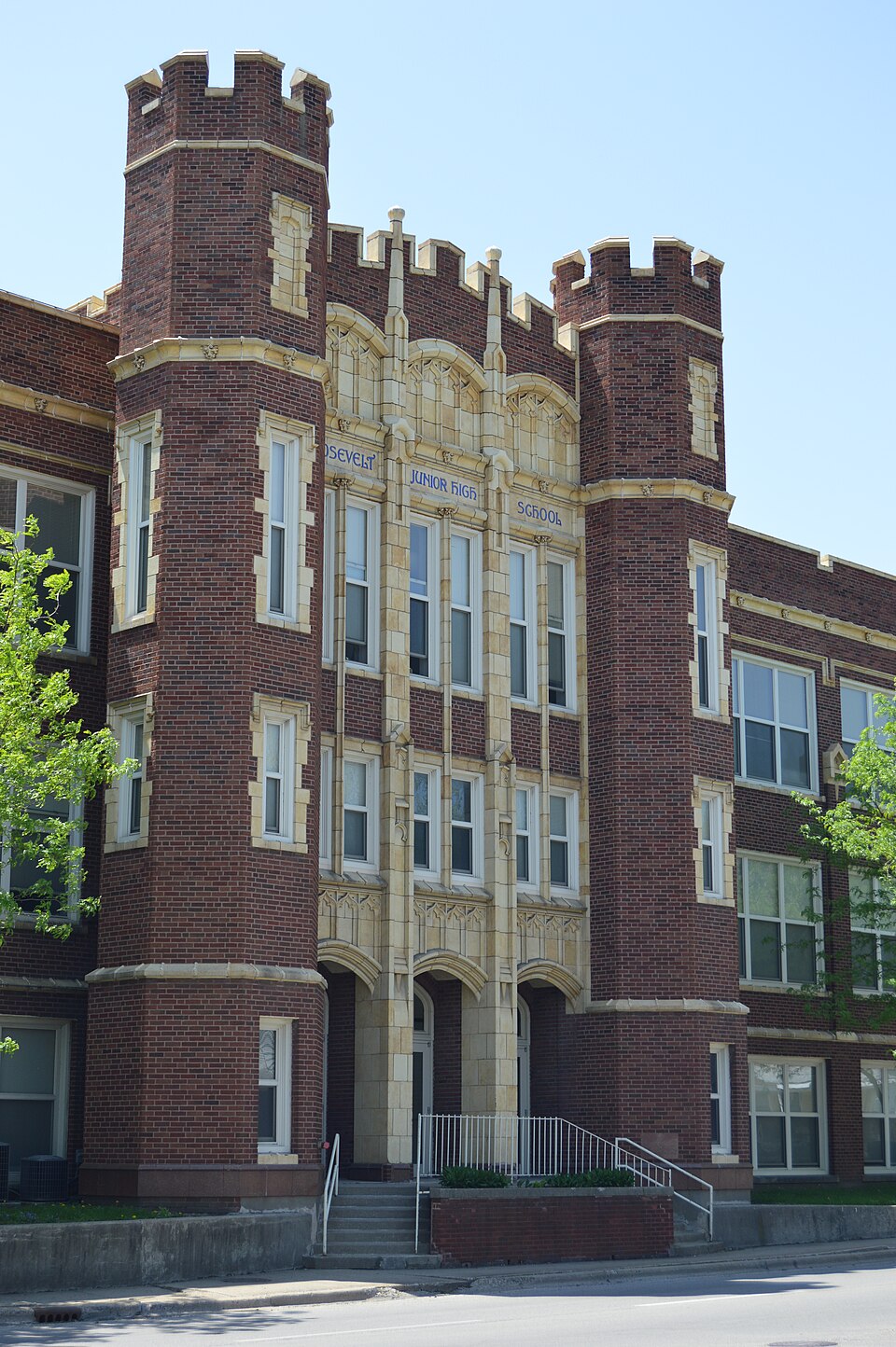 Photograph of Roosevelt Junior High School