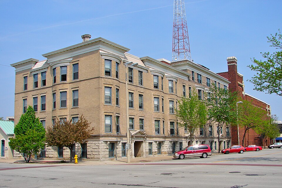 Photograph of Sala Apartment Building