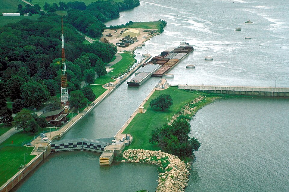 Photograph of Starved Rock Lock and Dam