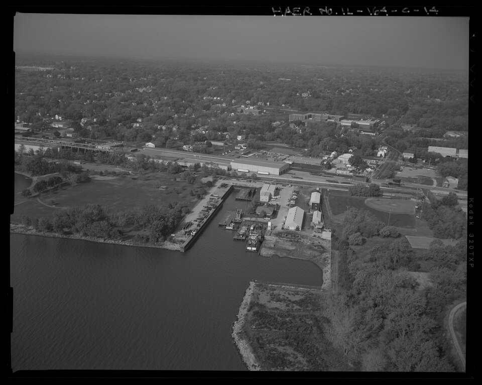 Photograph of Illinois Waterway Project Office