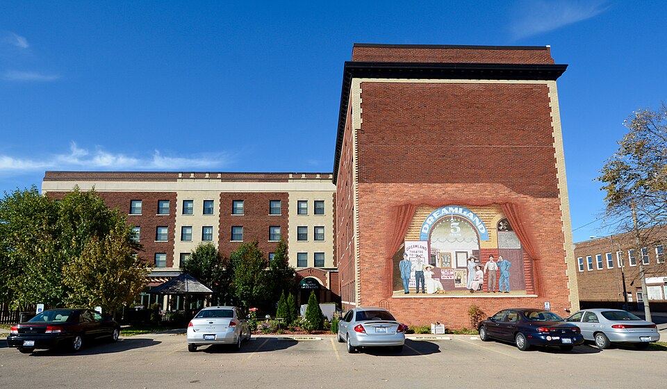Photograph of Hotel Kewanee