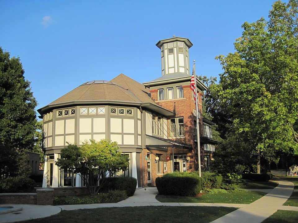 Photograph of Lake Bluff Uptown Commercial Historic District