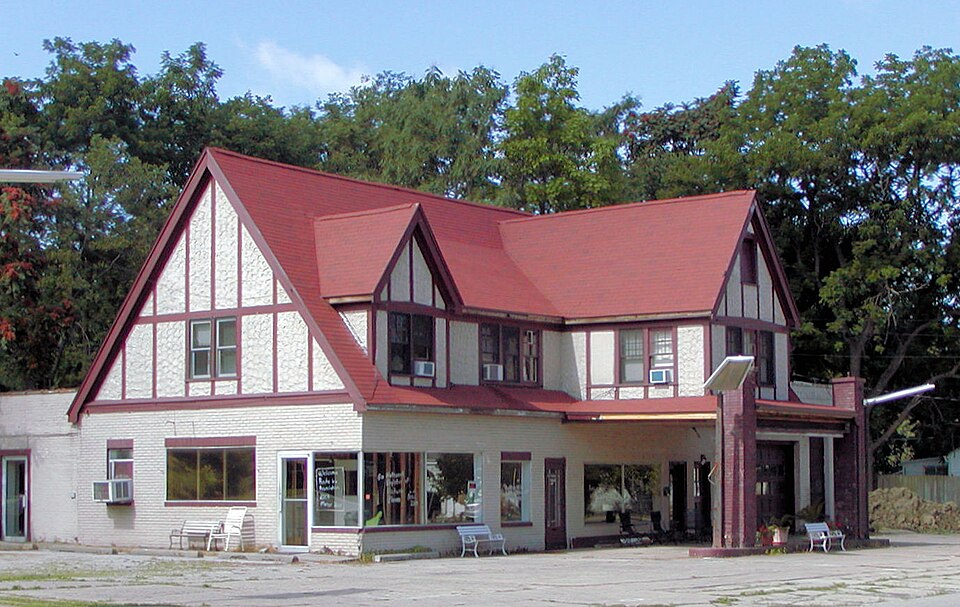 Photograph of Sprague's Super Service