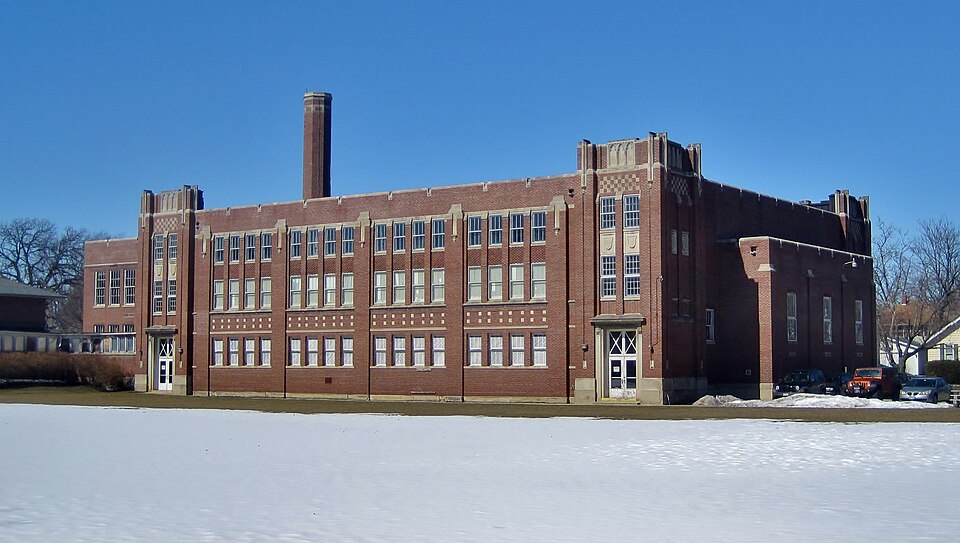 Photograph of Libertyville High School Brainerd Building