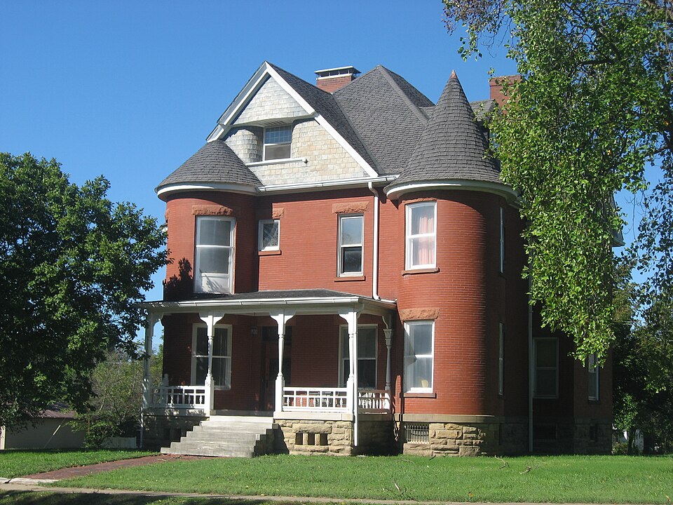 Photograph of Chalon Guard and Emma Blades Cloud House