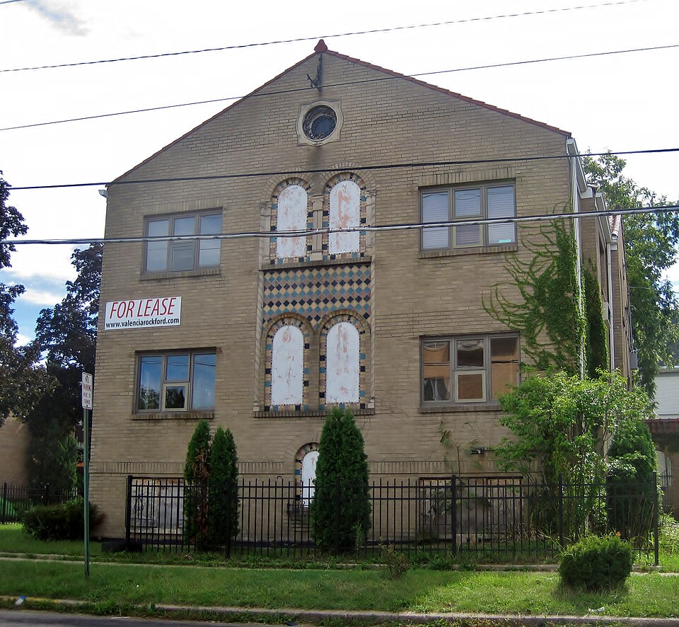 Photograph of Valencia Court Apartments