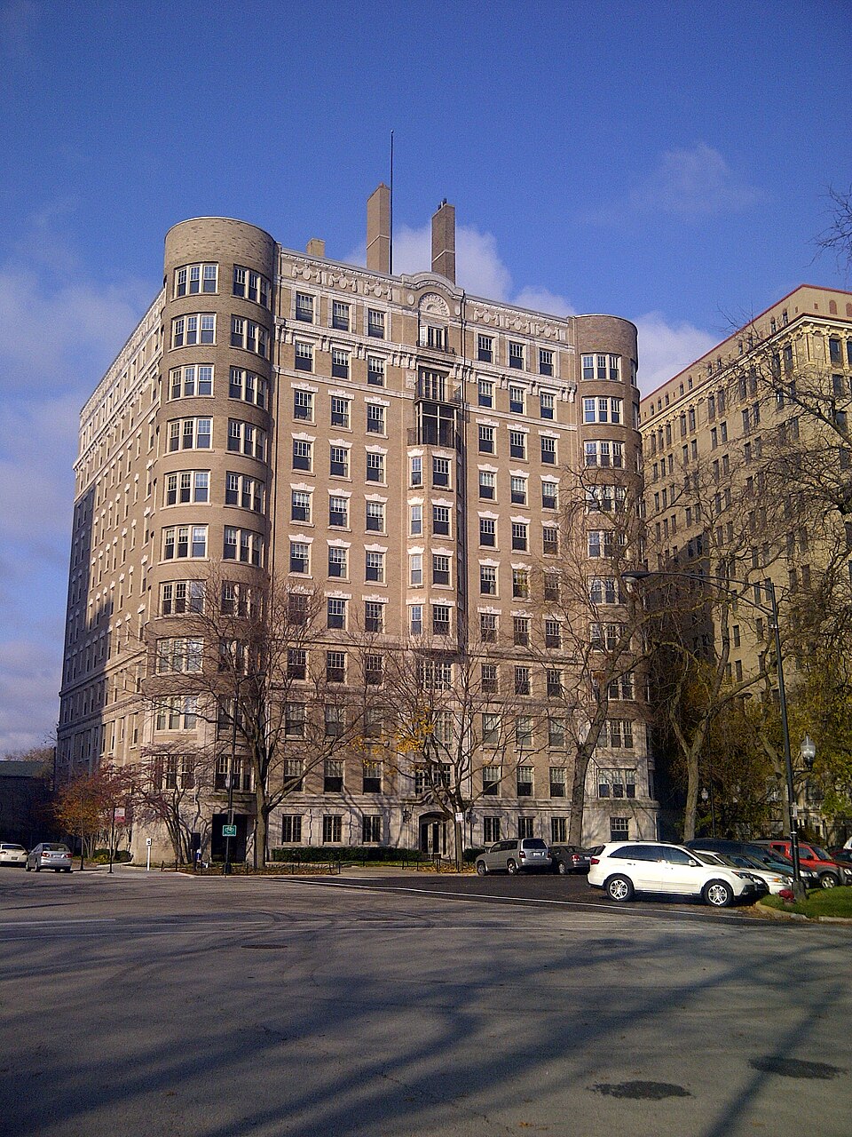 Photograph of Jackson Shore Apartments