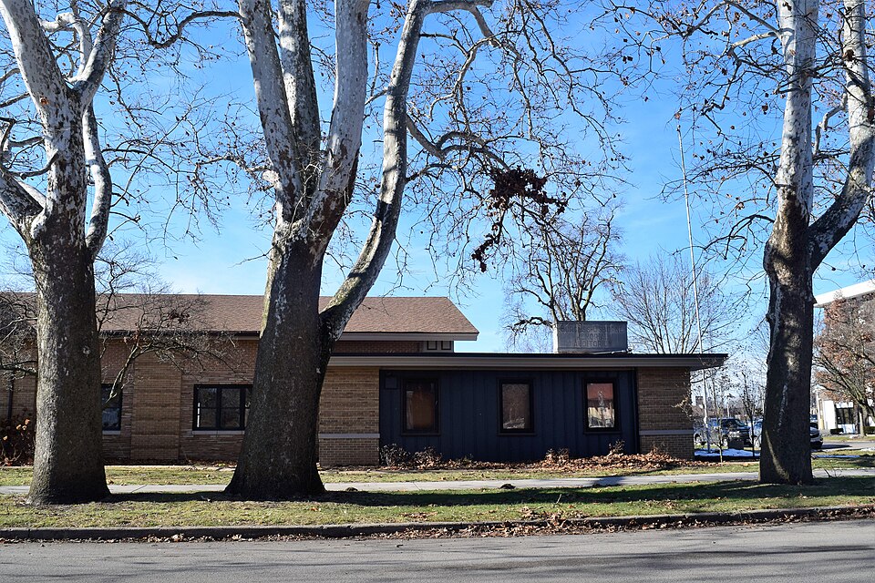Photograph of Burgess-Osborne Memorial Auditorium