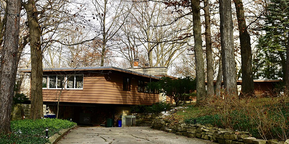 Photograph of Samuel and Eleanor Himmelfarb House and Studio