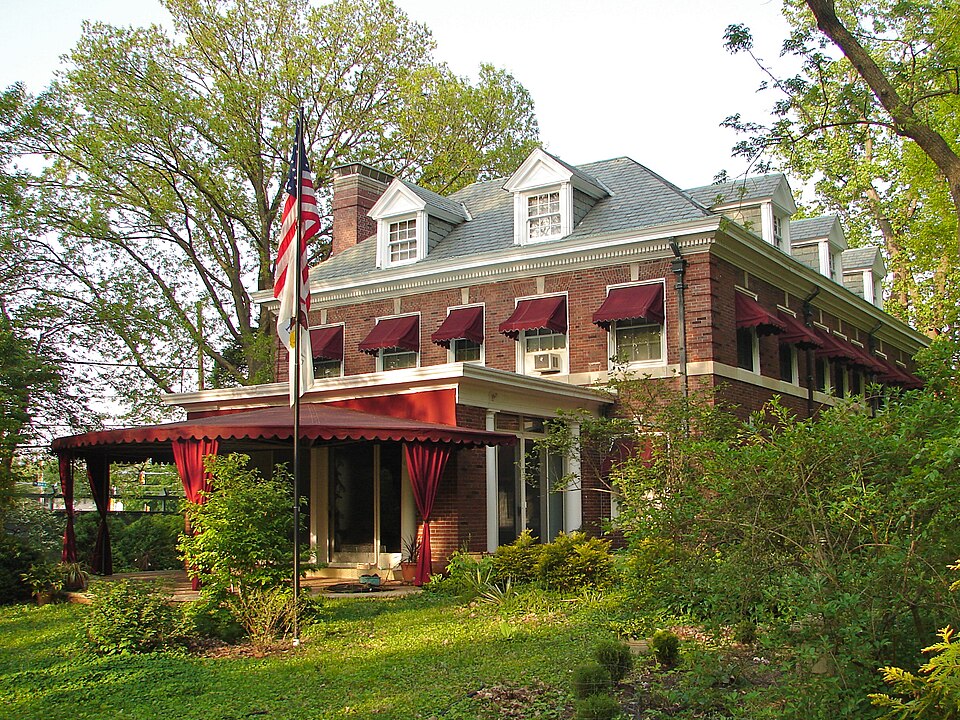 Photograph of George and Elsie Mattis House