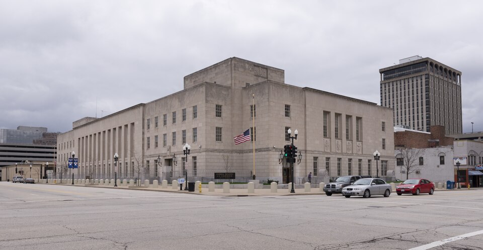Photograph of Peoria Federal Building and U.S. Courthouse
