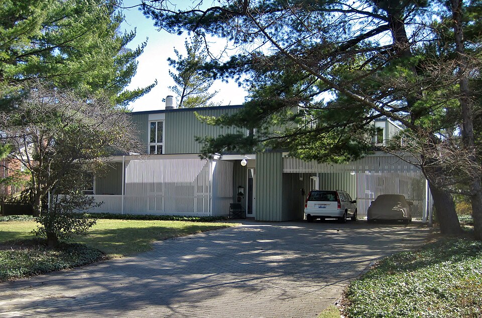 Photograph of Robert and Suzanne Drucker House