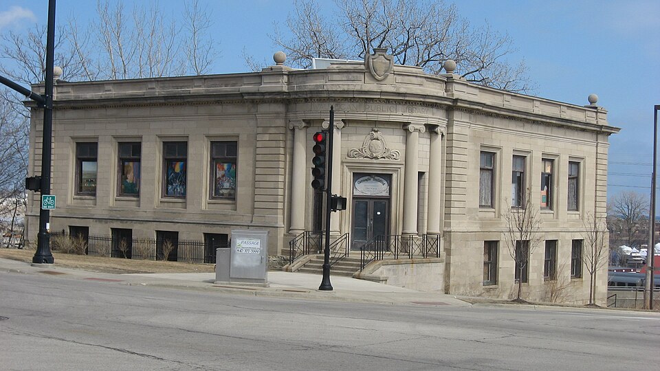 Photograph of Waukegan Public Library
