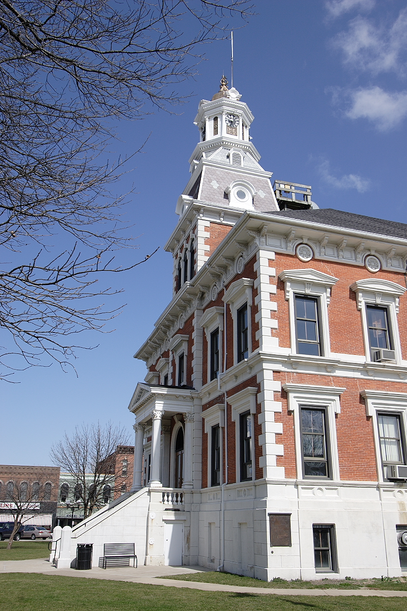 Photograph of McDonough County Courthouse