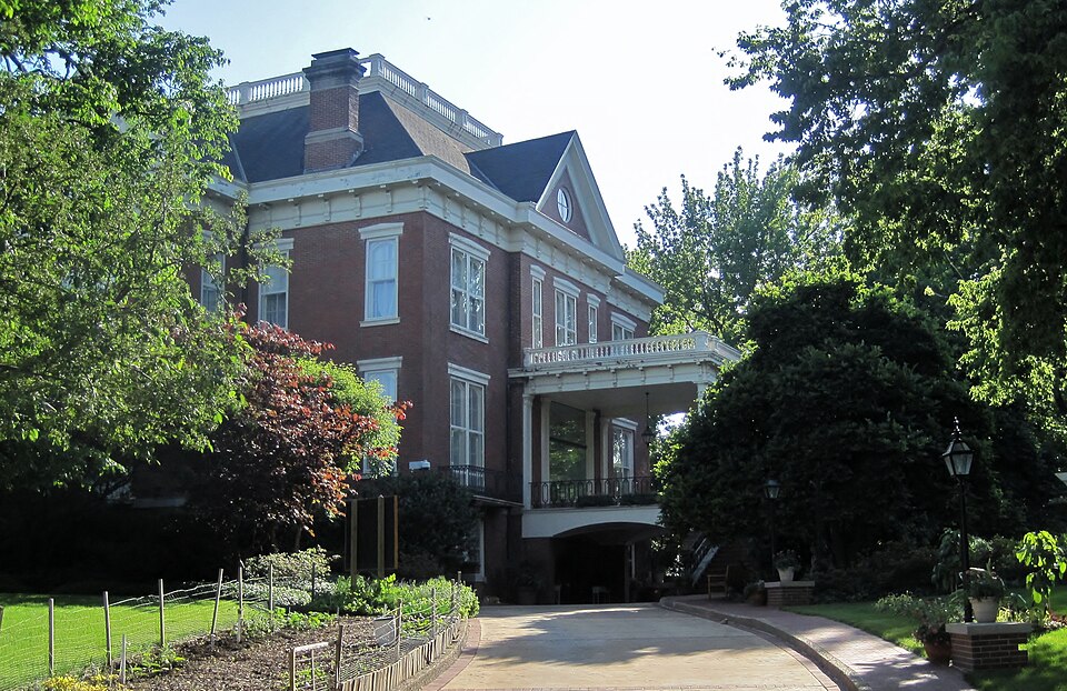 Photograph of Illinois Governor's Mansion