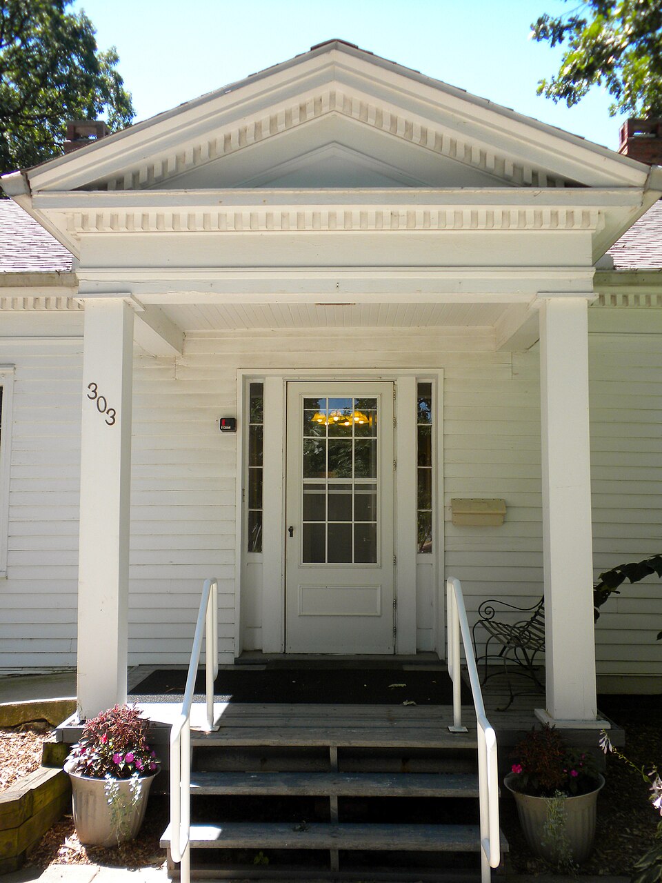 Photograph of Greek Revival Cottage