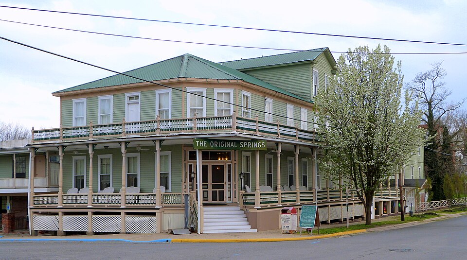 Photograph of Original Springs Hotel and Bathhouse