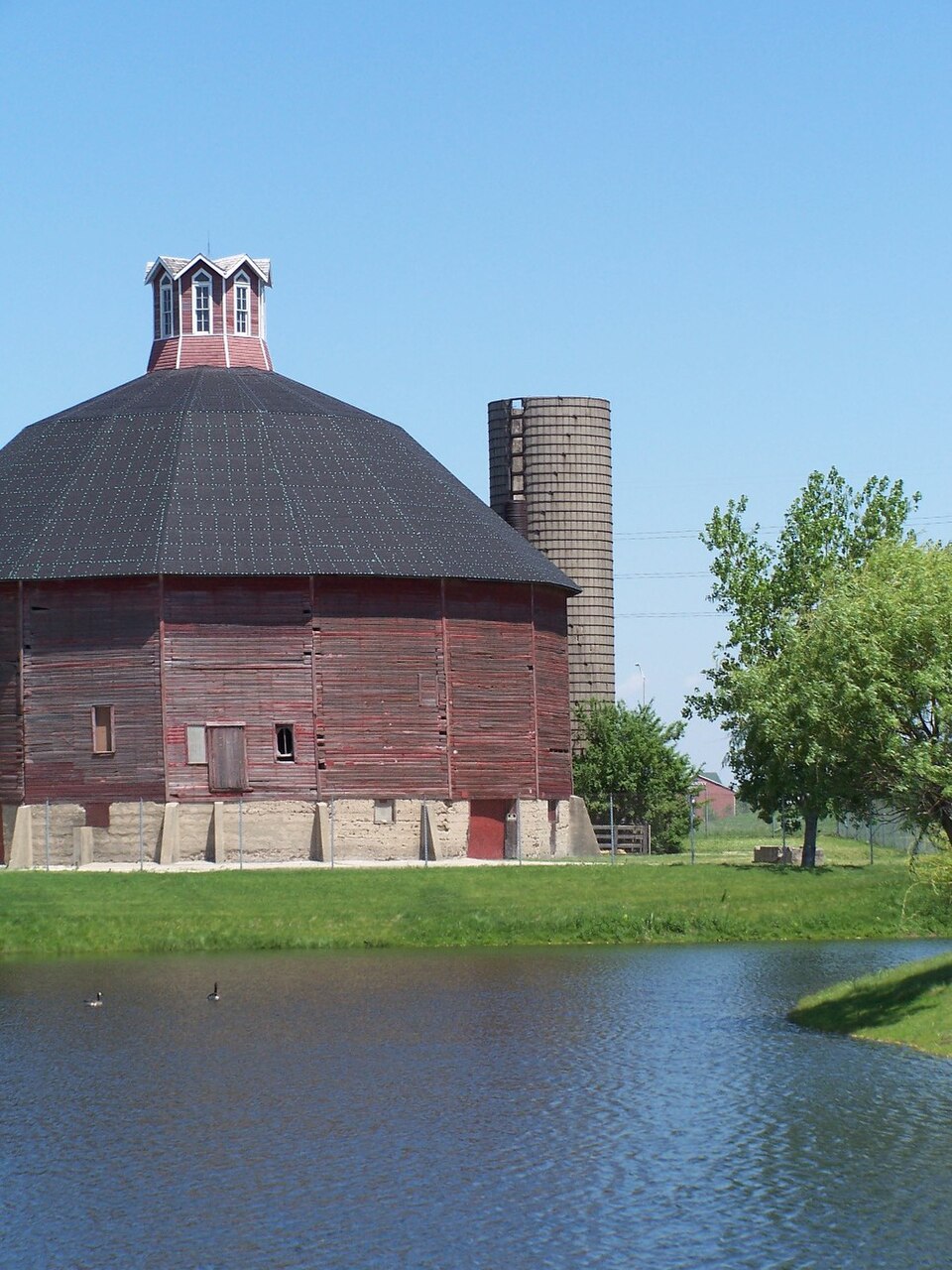 Photograph of Teeple Barn