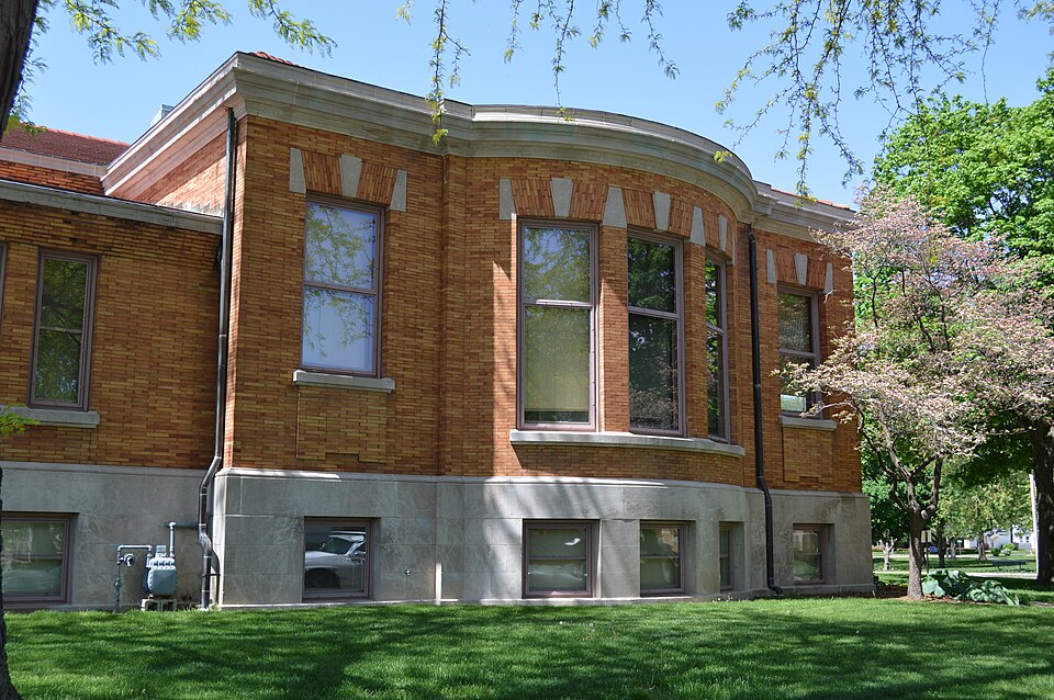 Photograph of Lincoln Public Library