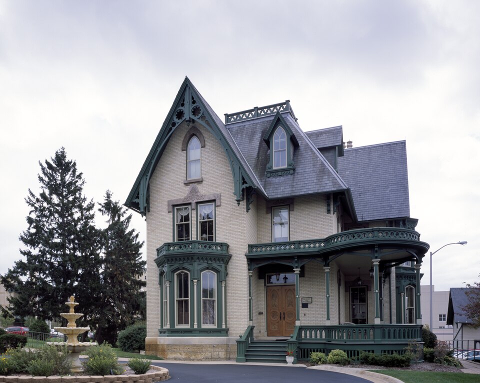 Photograph of Lake-Peterson House