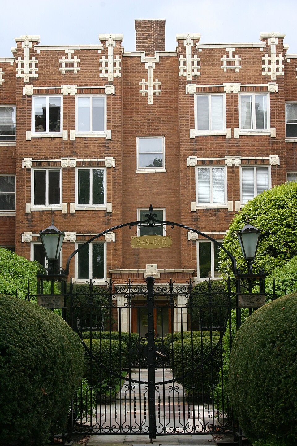 Photograph of Building at 548-606 Michigan Avenue