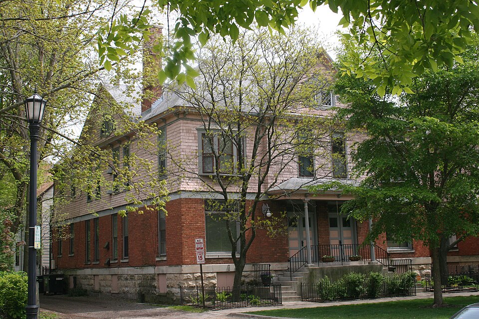 Photograph of Building at 1305-1307 Judson Avenue