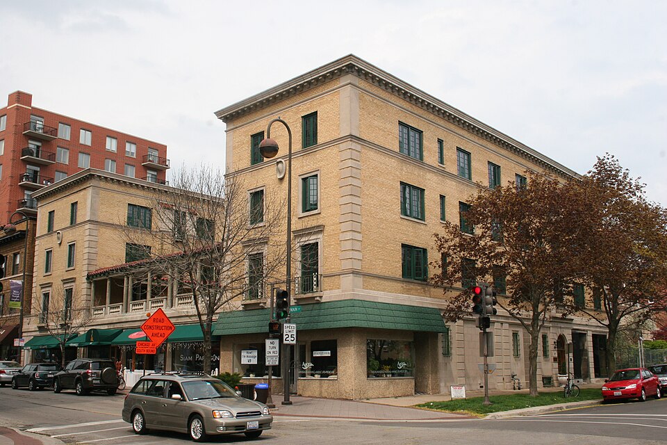 Photograph of Colonnade Court