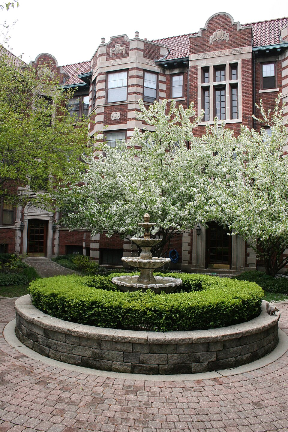 Photograph of Fountain Plaza Apartments