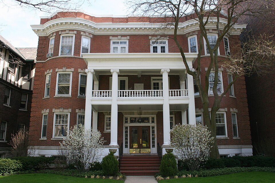 Photograph of Hinman Apartments