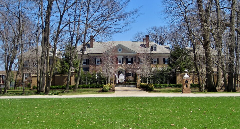 Photograph of Lester Armour House