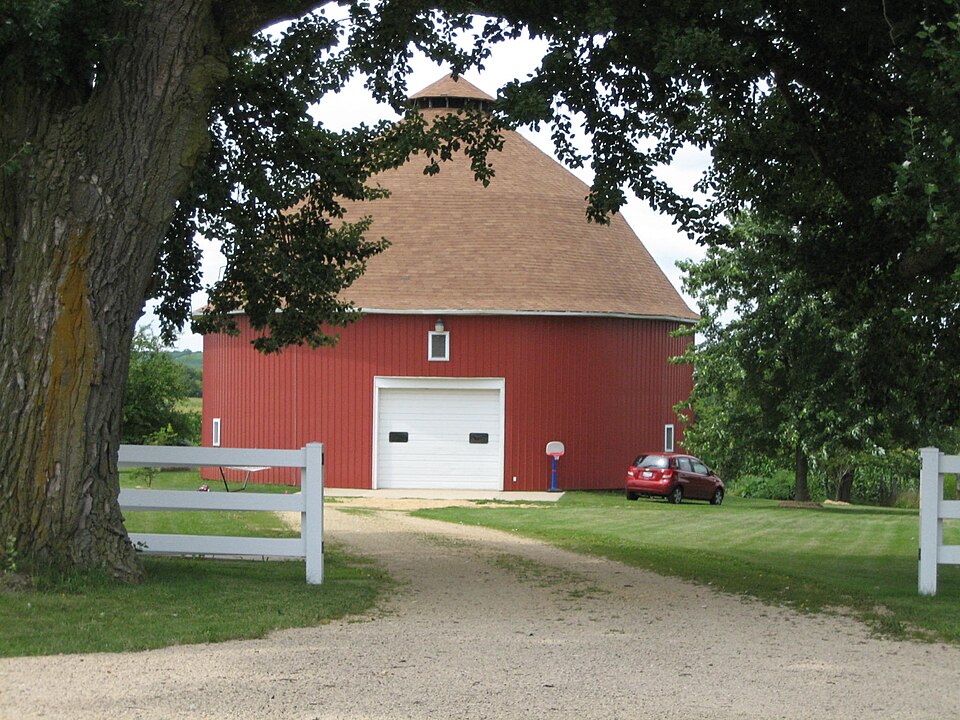 Photograph of Dennis Otte Round Barn