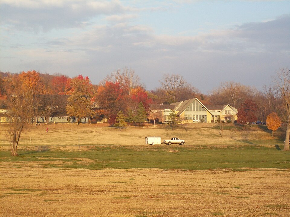 Photograph of Pere Marquette State Park Lodge and Cabins