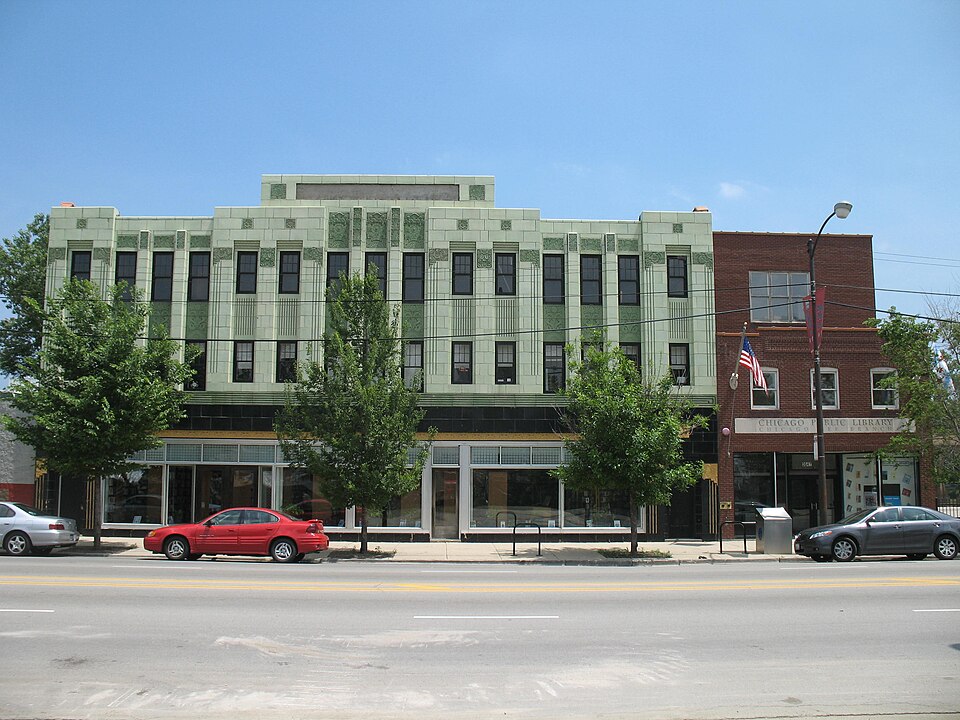 Photograph of Chicago Bee Building