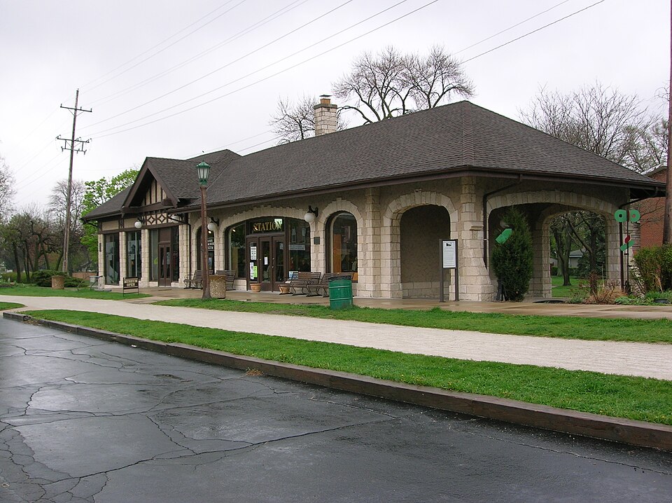 Photograph of Villa Avenue Train Station