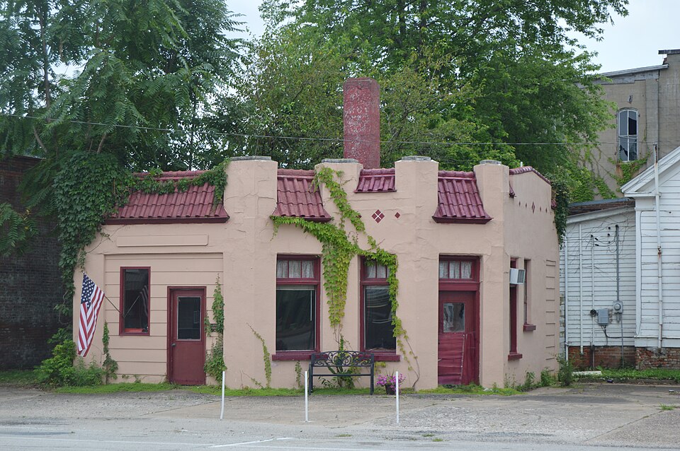 Photograph of La Harpe Historic District