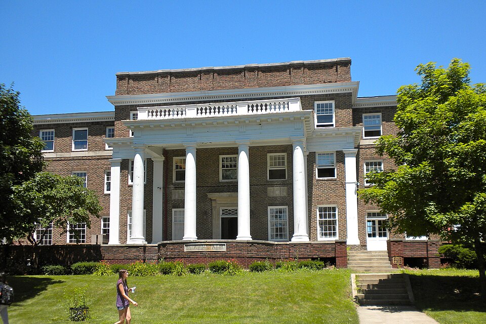 Photograph of Beta Theta Pi Fraternity House